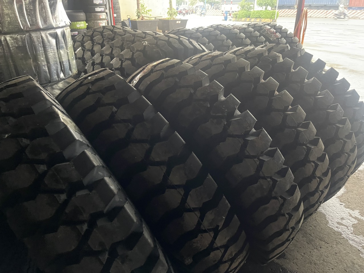 ĐẠI LÝ LỐP XE CỬU LONG THIÊN: NƠI CUNG CẤP LỐP XE DU LỊCH, XE TẢI VÀ ĐỘ MÂM XE CHẤT LƯỢNG